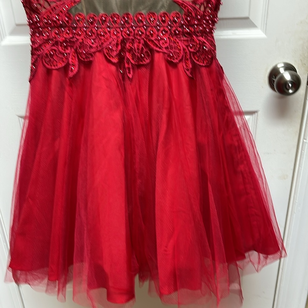 Christmas Red sequins mid length 21 inches pit to pit - Picture 8 of 12